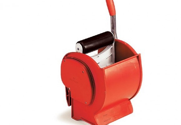 BRETAGNE HYGIENE 53 - PRESSE A ROULEAU